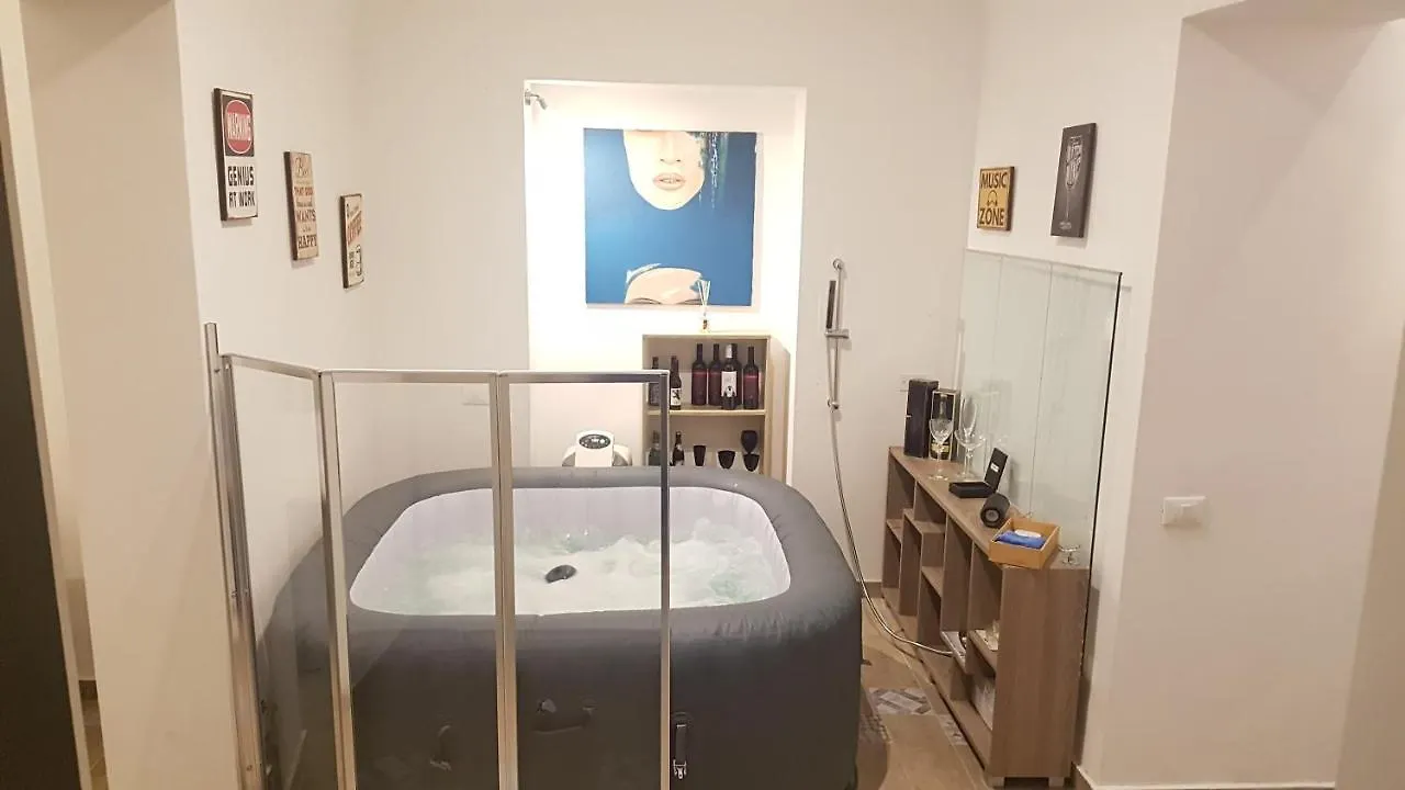Jacuzzi Spa Apartment Palermo Center İtalya